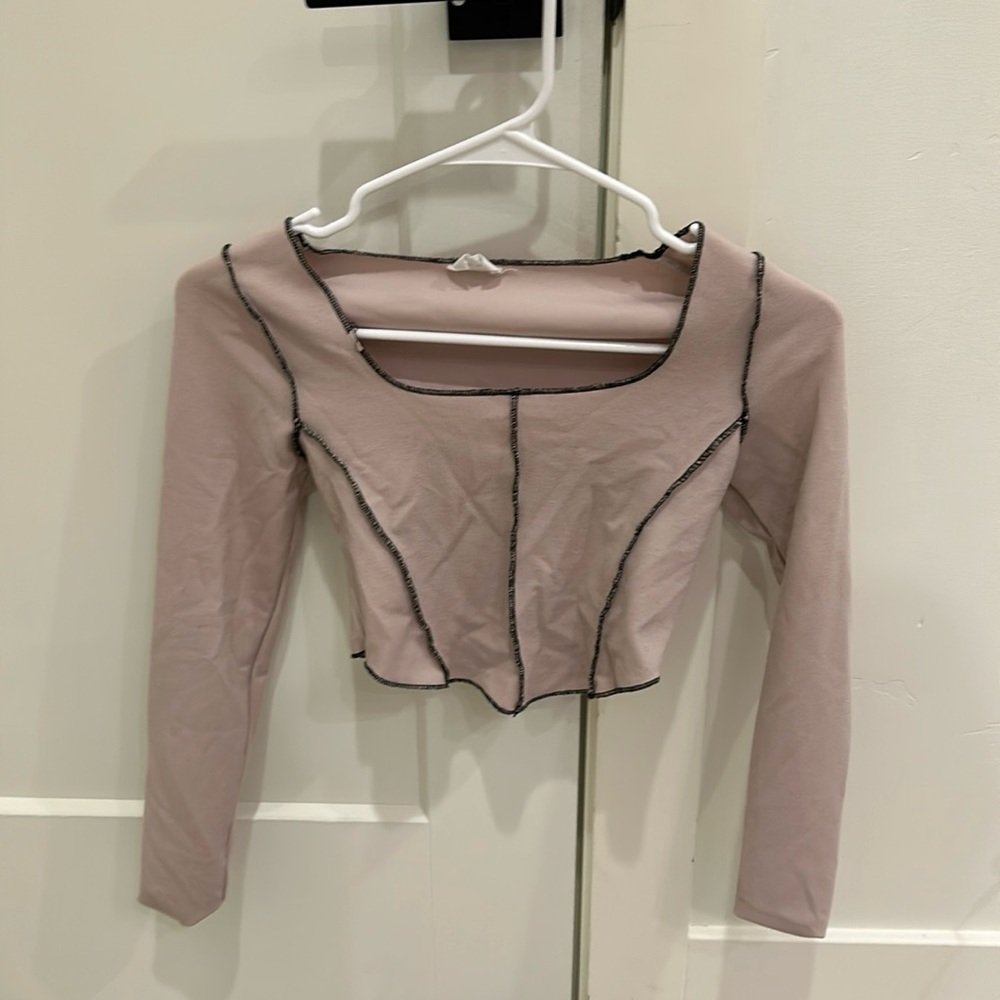 Cute cropped, long sleeve shirt